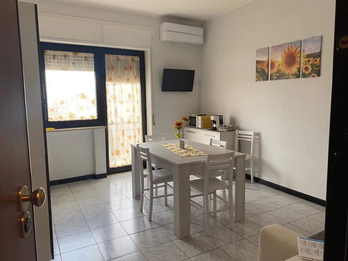 Il Girasole Apartment คาตาเนีย ภายนอก รูปภาพ