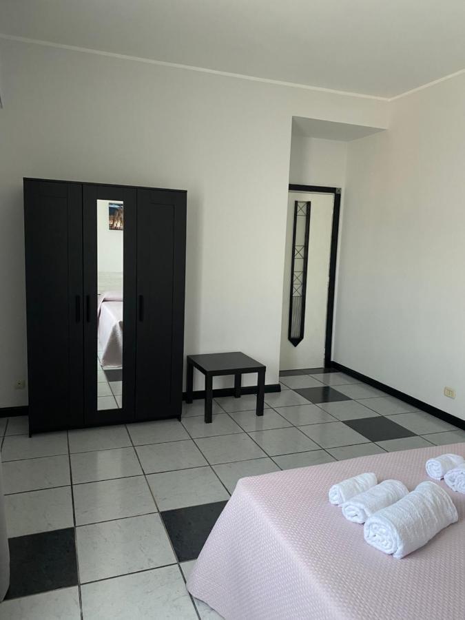 Il Girasole Apartment คาตาเนีย ภายนอก รูปภาพ